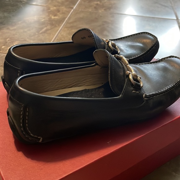 Ferragamos mint condition size 8 hardly used - Picture 3 of 5